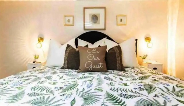 Happy Victorian charming 4-bedroom house in historic DeFuniak Springs