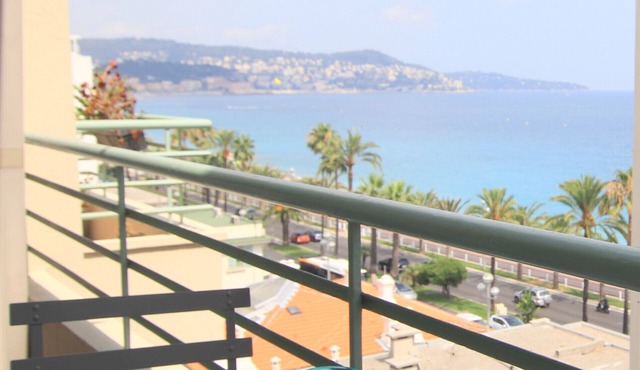 Happyfew La petite Suite 111