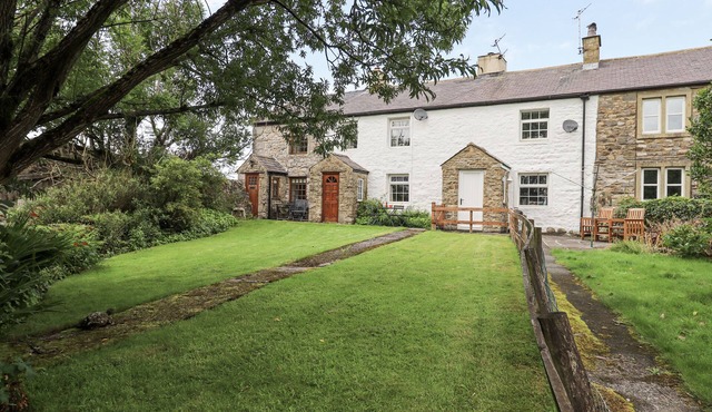 HARBER SCAR, pet friendly, with open fire in Horton-In-Ribblesdale
