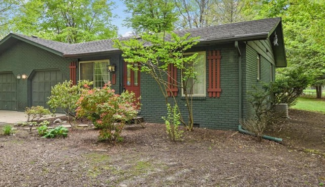 HARBOR COUNTRY: Minutes from Warren Dunes State Park and downtown Sawyer