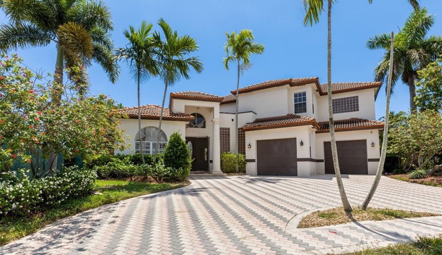 Harbor Hideaway- Water Front Luxury Property + Heated Pool