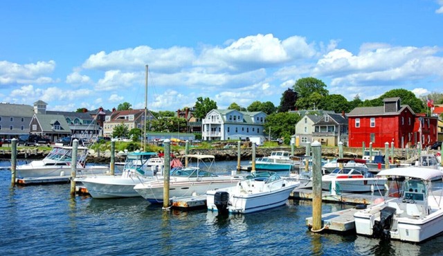 Harbor Hideaway Walk to the famous Hope Street!