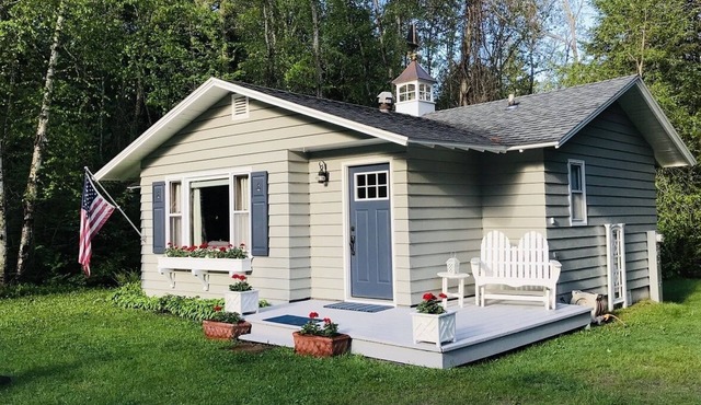 Harbor House Cottage located in the heart of Ephraim!