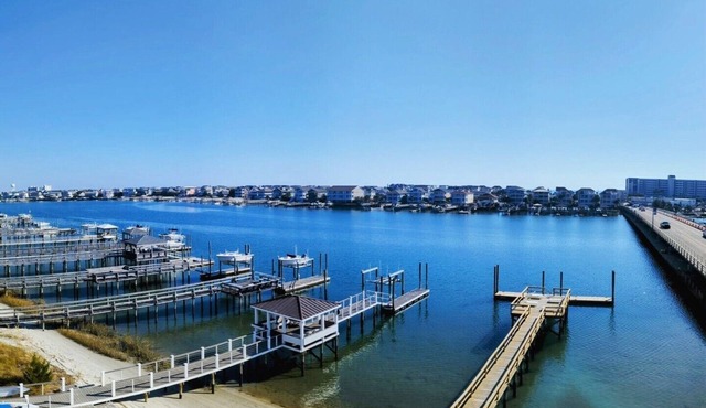 Harbor Inn