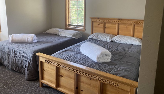 Harbor Inn- Waterfront room with two beds