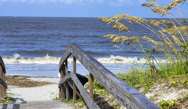 Harbor Island Condo w/Pool Access: Walk to Beach!