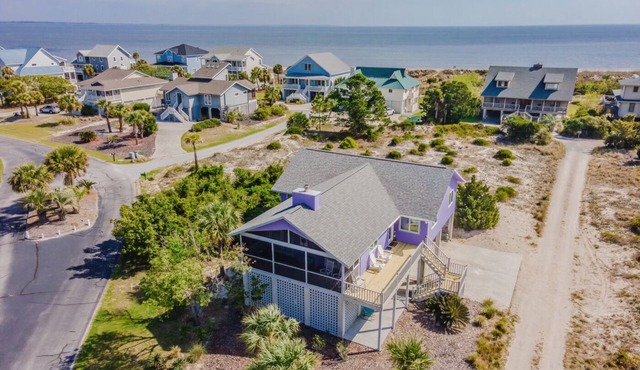 Harbor Island Family Beach Getaway - Golf Cart Included Short walk to Beach and Pool
