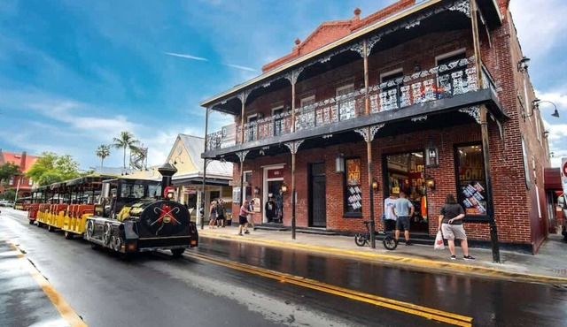 Harbor Luxe Celebration Suites