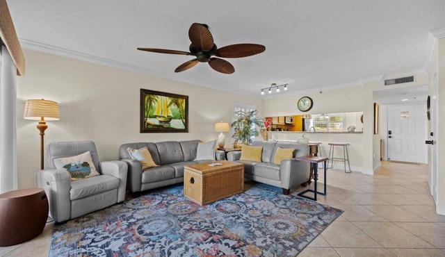 Harbor Palm- 2BR/2BA Condo Near the Water