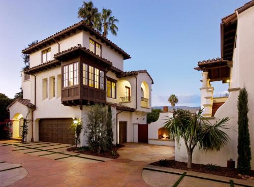 Harbor Retreat by Paradise Retreats