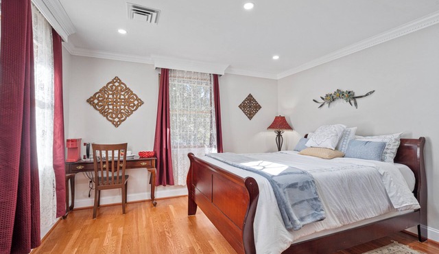 Harbor Riverside Suite 3