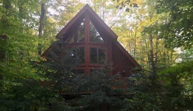 Harbor Springs Vacation Rental-Thanksgiving open now