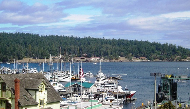 Harbor View Condo in Downtown! Churchill Plaza #1