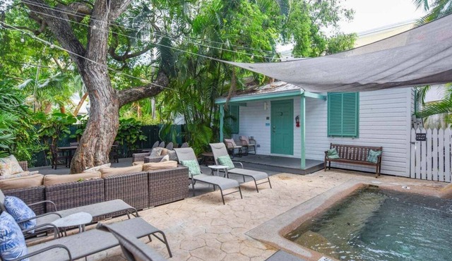 Harbor Walk Hideaways | Group Compound In Old Town, Pool!