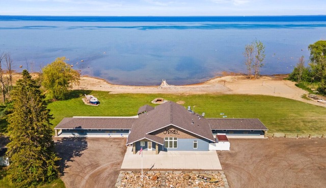HarborBeach Haven & Event Lodge! 300` of Lakefront