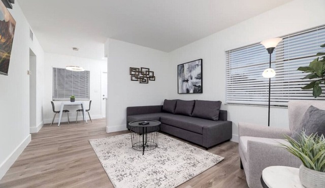 Harbordale Apartments #1 - Convenient Location!