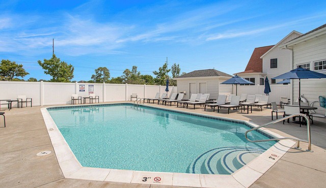Harborside | Golf | Pool | Marina Views