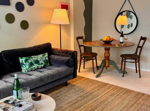 Harborside Studio Apt Walk to Shops Eateries