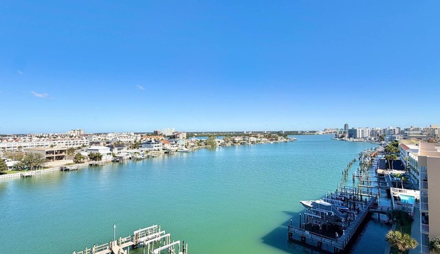 Harborview Grande 700 Waterfront Condo