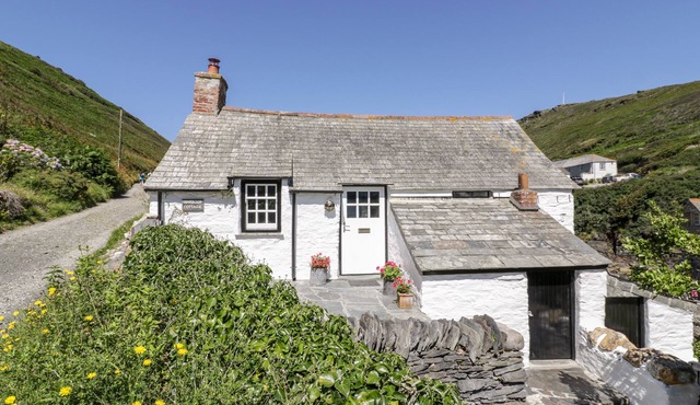 HARBOUR COTTAGE, pet friendly, luxury holiday cottage in Boscastle