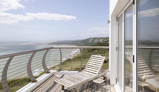 Harbour Heights by Bloom Stays - a holiday let that sleeps 6 guests in 3 bedrooms