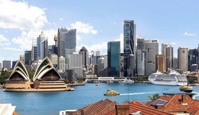 Harbour & Heritage , Elegant Escape in Kirribilli