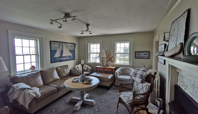 Harbour House - Halls Harbour Waterfront Getaway