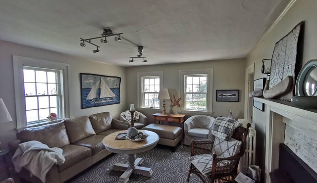 Harbour House - Halls Harbour Waterfront Getaway