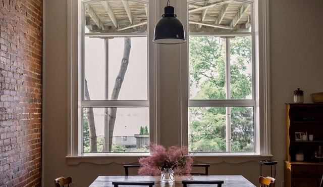 Harbour House on Wolfe Island with waterfront access.