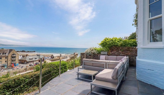 HARBOUR HOUSE, pet friendly, country holiday cottage in Looe