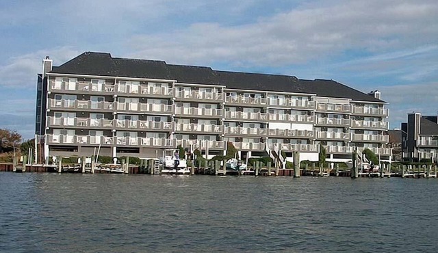 Harbour Island 402L-Baywater 14th St, WIFI, Pool, Elev, W/D, AC