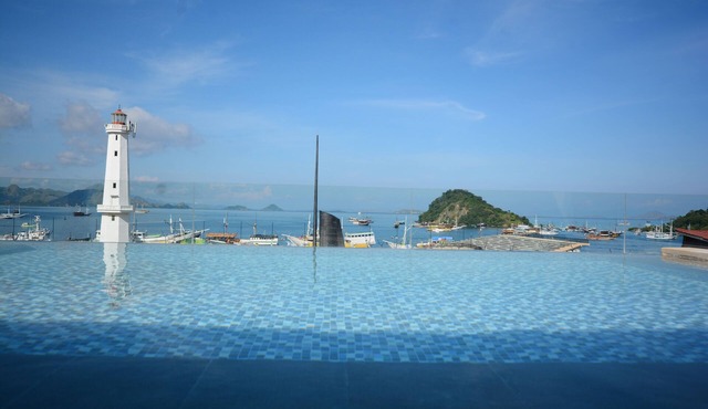 Harbour Komodo Hotel