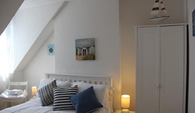 Harbour Loft One minute from beach partial sea views