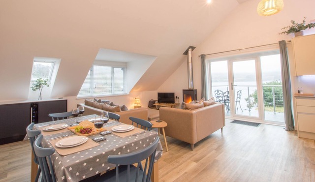 Harbour Master - on the shores of Loch Melfort, Kilmelford near Oban