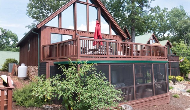 Harbour Pointe Chalet with Boat Slip