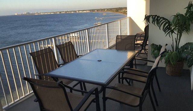 Harbour Pointe Luxury Condo-4 Bedrooms, 3 Baths.Incredible Views!