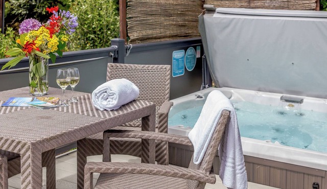 Harbour Premier Lodge