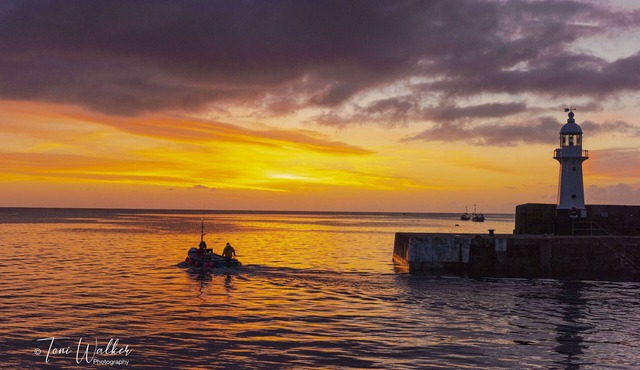 Harbour Reach, central Mevagissey, sleeps 6