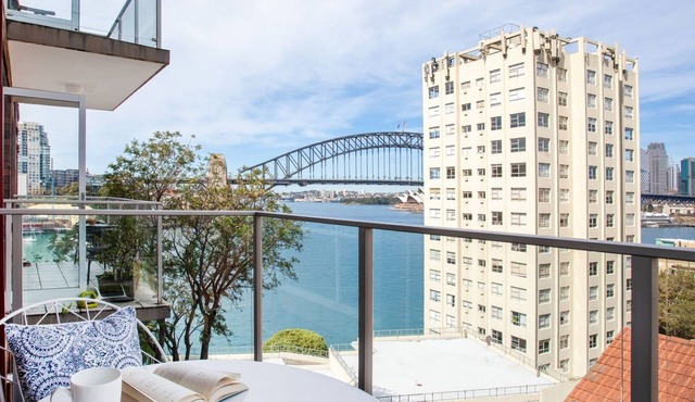 Harbour the Sun, McMahons Point Isyd