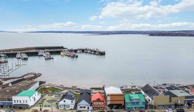 Harbour-View Overlooking the Bay of Fundy - Digby