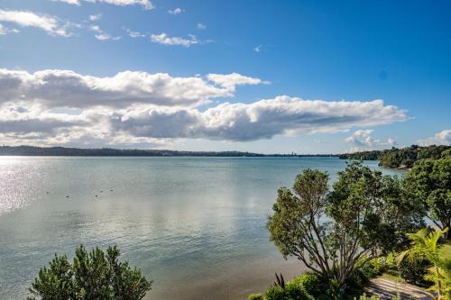 Harbour View - Westmere Holiday Apartment