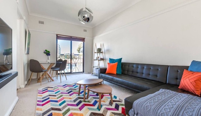 Harbourfront Art Deco Hall Sought after in Sydney