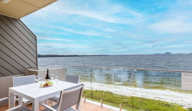 Harbourside, 15/3-7 Soldiers Point Road - right on the waterfront