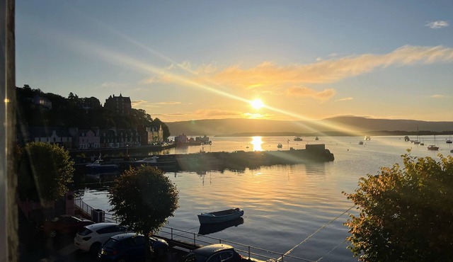 Harbourside - Spectacular views of Tobermory Bay