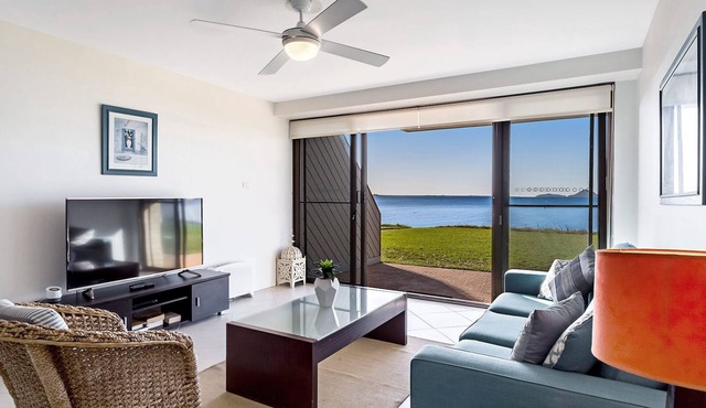 Harbourside, Unit 2/7 Soldiers Point Road - Absolute waterfront unit at Sunrise Beach
