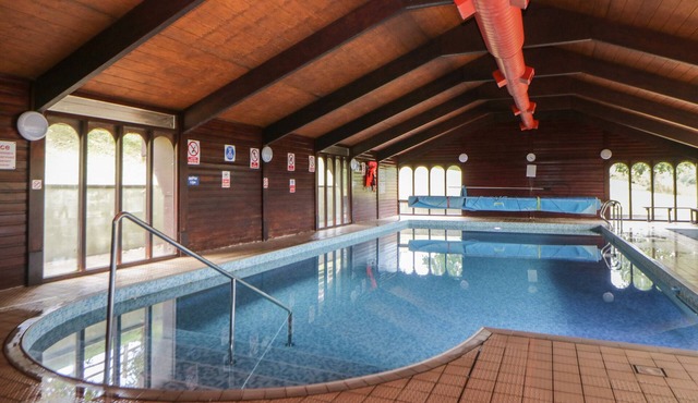 HARCOMBE HOUSE BUNGALOW 5, family friendly, with pool in Chudleigh