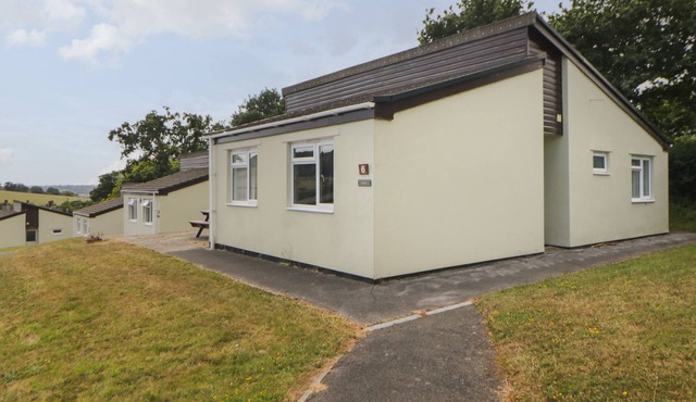 HARCOMBE HOUSE BUNGALOW 6, family friendly, with pool in Chudleigh