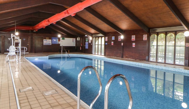 HARCOMBE HOUSE BUNGALOW 9, pet friendly, with pool in Chudleigh