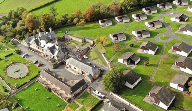 HARCOMBE HOUSE BUNGALOW 11, family friendly, with pool in Chudleigh