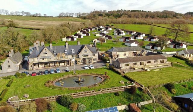 Harcombe House Bungalow 3